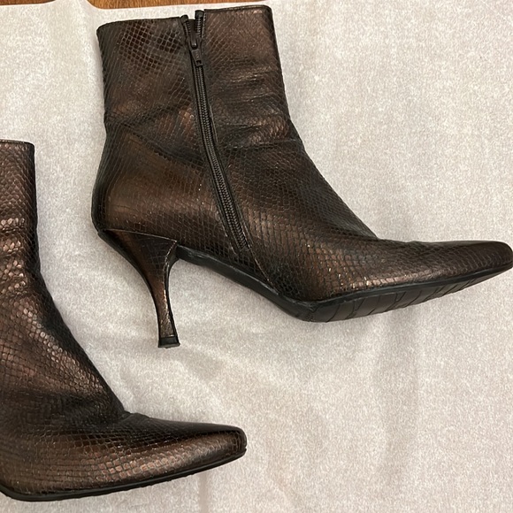 Women’s Stuart Weitzman boots. Python, or some kind of snake leather. - Picture 4 of 14